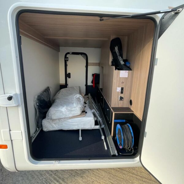 photo_5787356595166579649_y