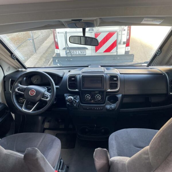 photo_5787356595166579654_y