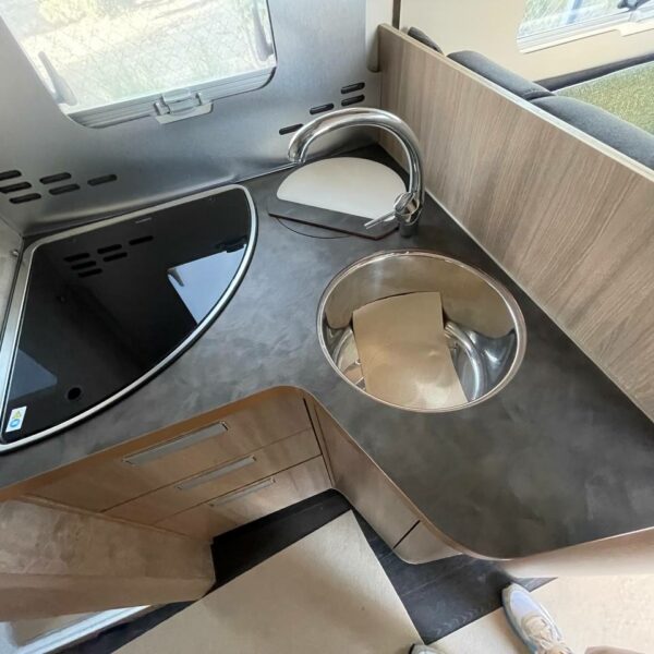 photo_5787356595166579656_y