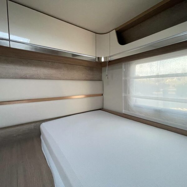 photo_5787356595166579663_y