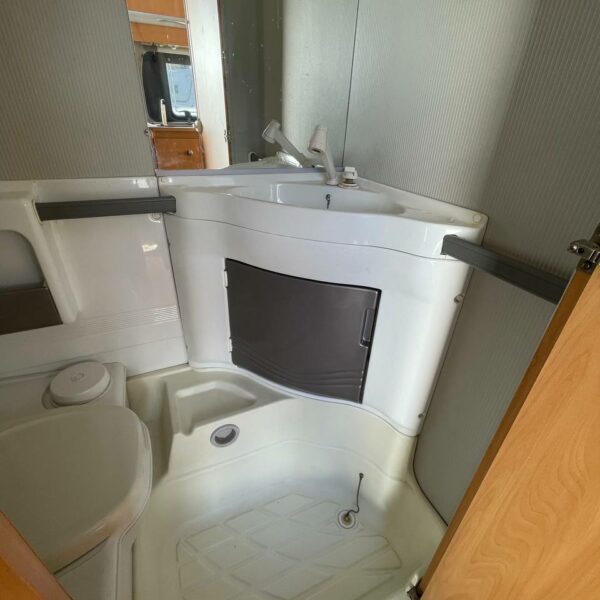 photo_5825595951723252639_y