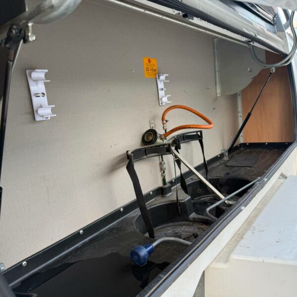 photo_5816723657391279388_y