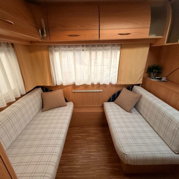 photo_5816723657391279391_y