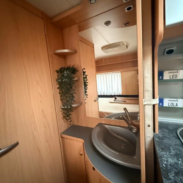 photo_5816723657391279398_y