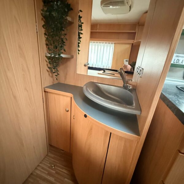 photo_5816723657391279401_y