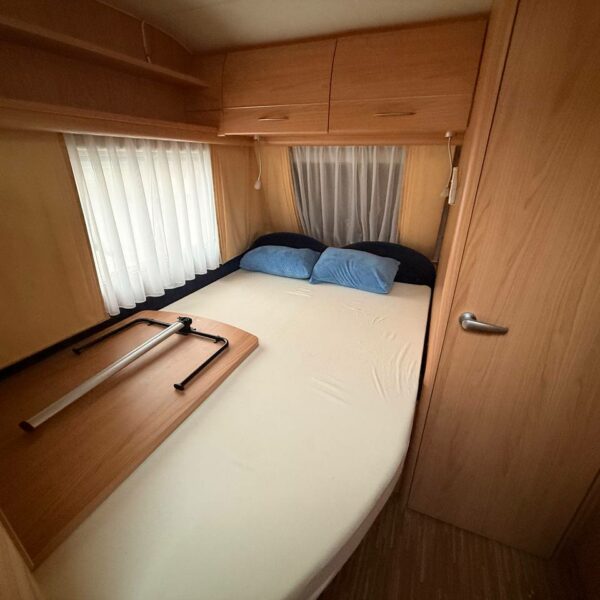 photo_5816723657391279402_y