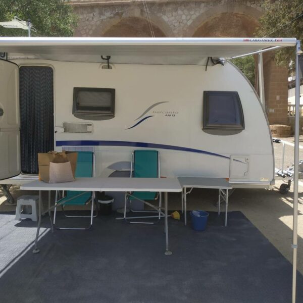 photo_5816723657391279500_y