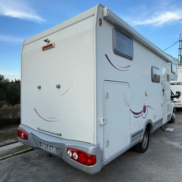 photo_5901996054050180806_y