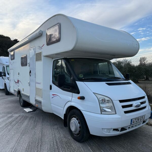 photo_5901996054050180808_y