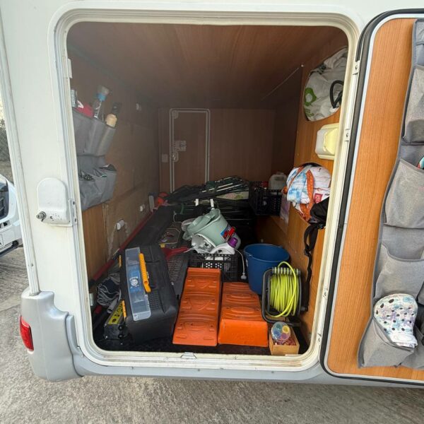 photo_5901996054050180814_y