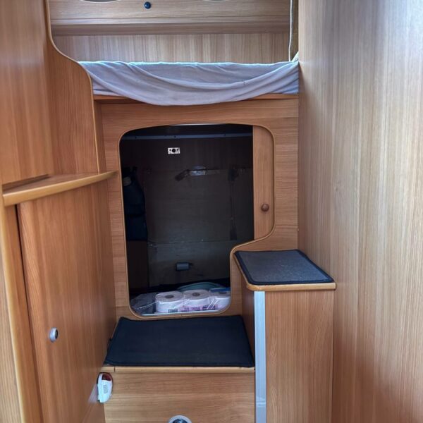 photo_5901996054050180818_y