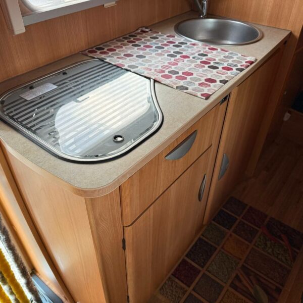 photo_5901996054050180821_y