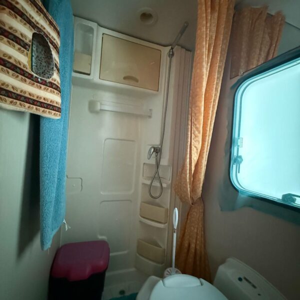 photo_5901996054050180822_y