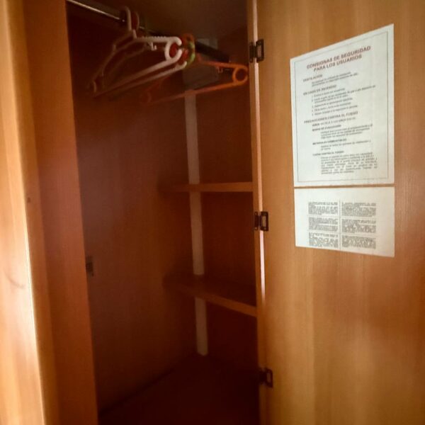 photo_5901996054050180825_y